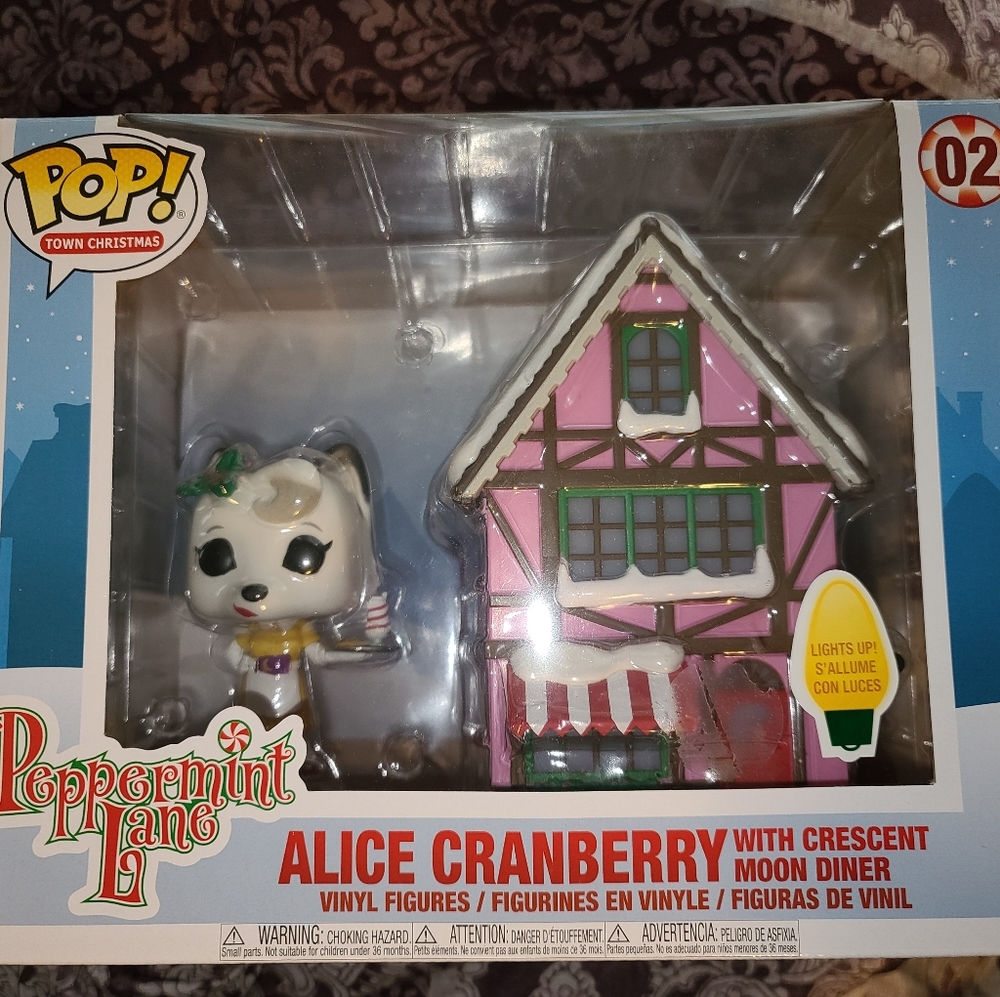 ALICE CRANBERRY WITH CRESCENT MOON DINER RARE
